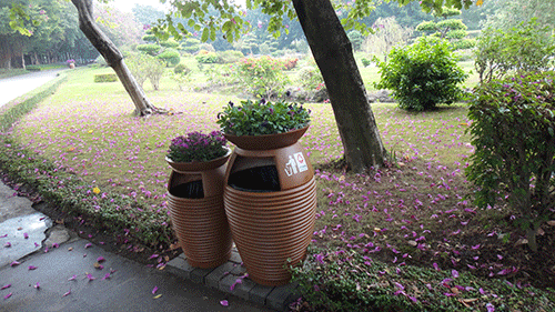  汕頭玻璃鋼花盆垃圾桶，點綴公園好環(huán)境。